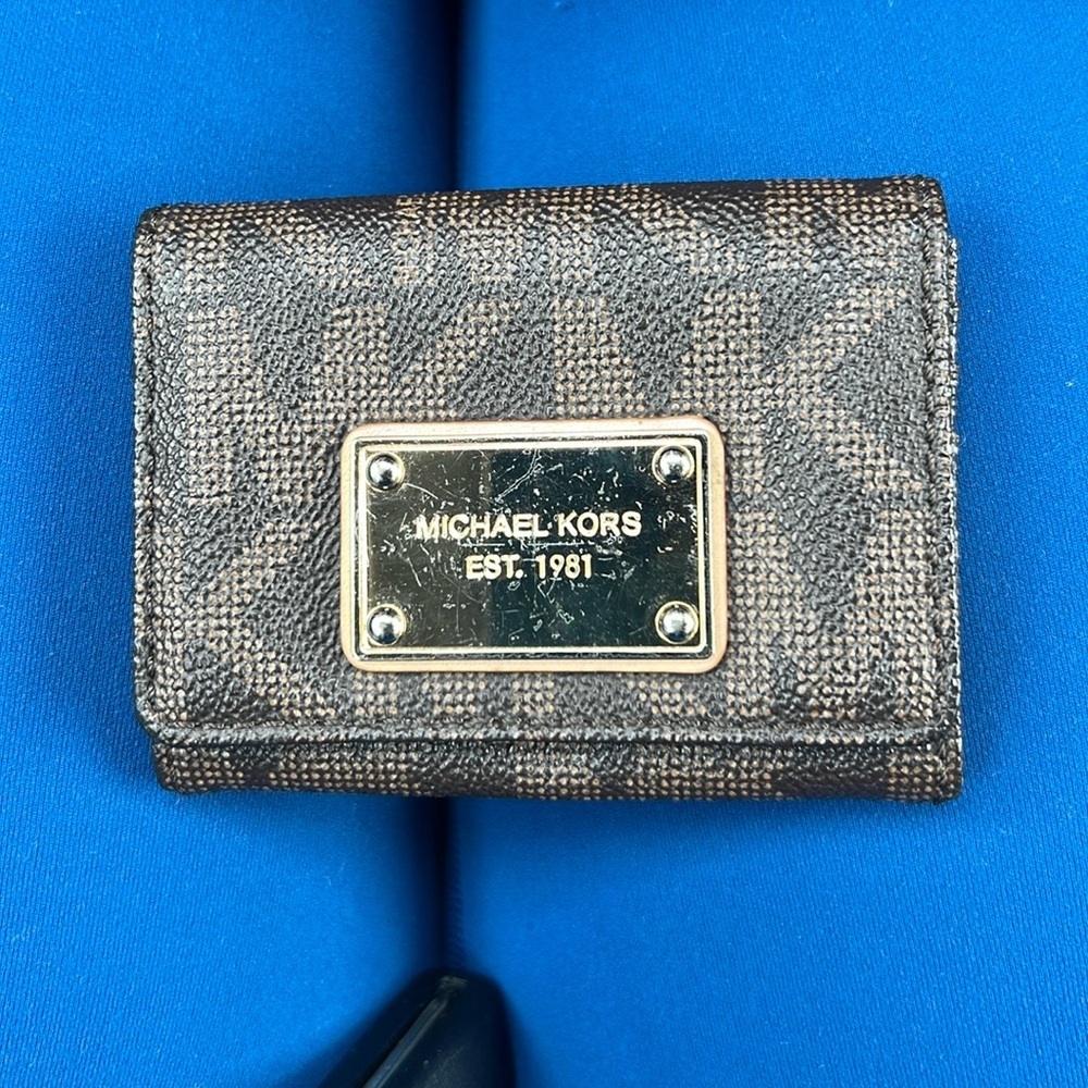 Micheal Kors card holder